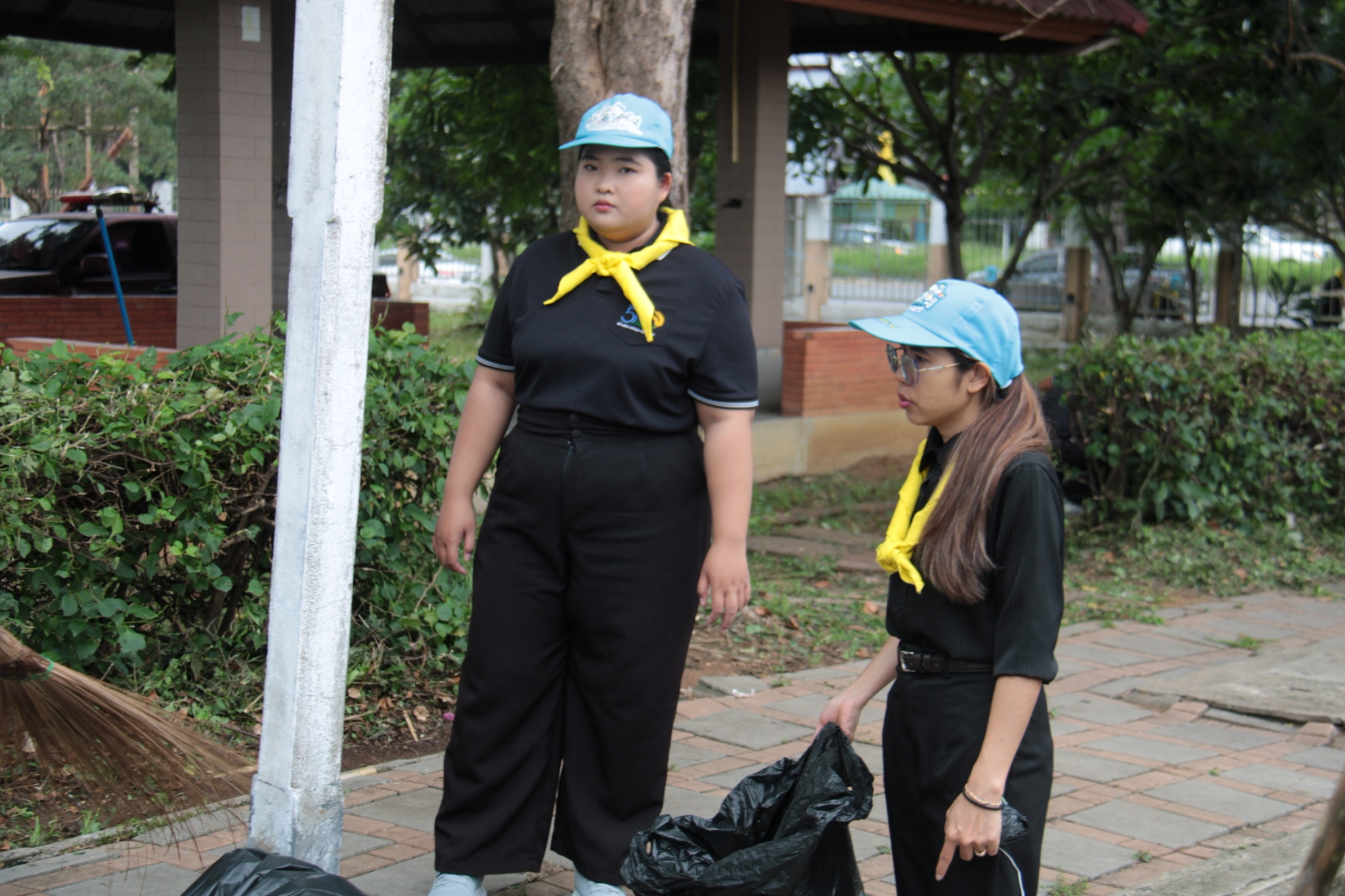 title - สำนักงานการปฏิรูปที่ดินจังหวัดเพชรบูรณ์ เข้าร่วมกิจกรรมจิตอาสาเฉลิมพระเกียรติพระบาทสมเด็จพระเจ้าอยู่หัวและสมเด็จพระนางเจ้าฯ พระบรมราชินี